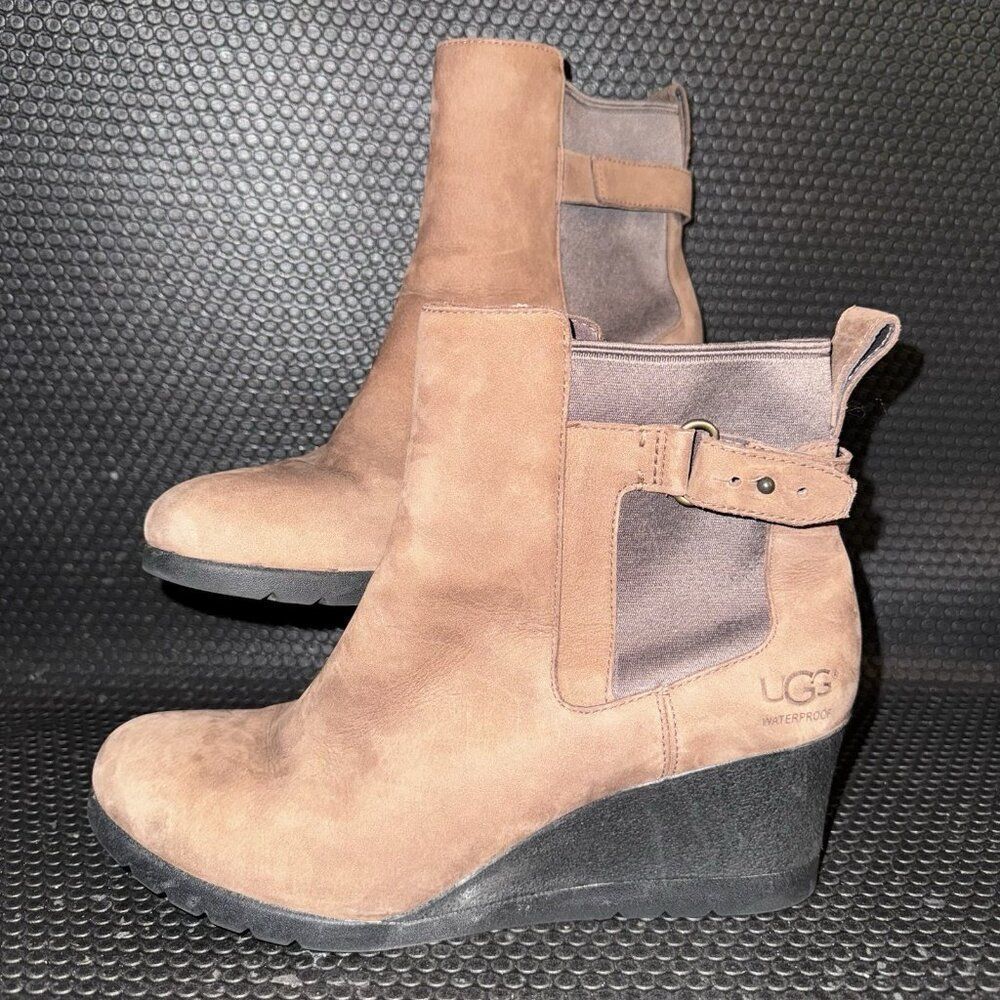 UGG Australia Indra Waterproof Brown Leather Wedge Ankle Boots Booties Size 9